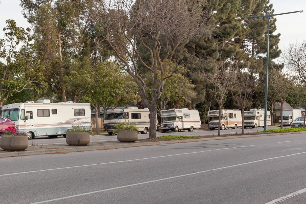 Rvs parked in a parking lot in Mountain View.