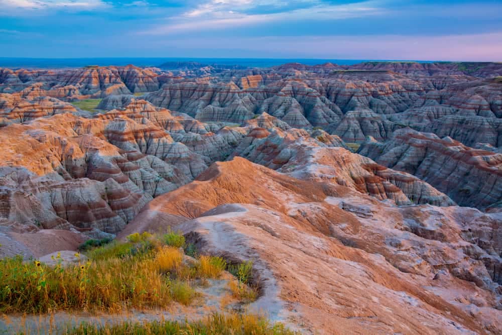 Badlands National Park in South Dakota is a stunning destination for camping enthusiasts and nature lovers alike. With its unique rock formations, breathtaking views, and abundant wildlife, it offers an unforgettable experience for visitors.