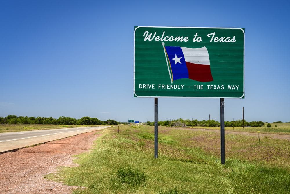 Welcome to Texas, the perfect destination for outdoor enthusiasts and lovers of South By Southwest! Whether you are an adventurous Go RVing traveler or an Outdoorsy enthusiast, this welcome sign greets