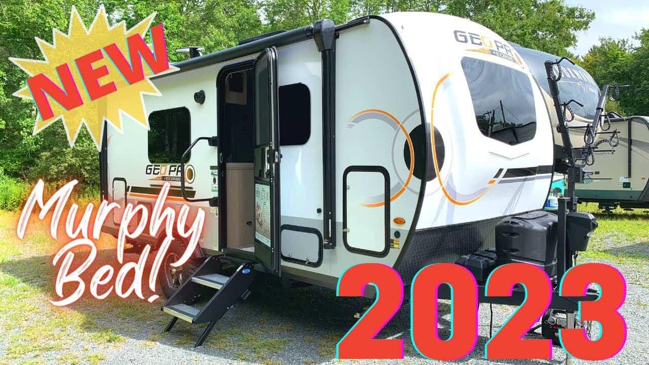 Introducing the all-new Geo Pro 19FDS - a 2020 couples' trailer featuring an innovative walktrough design and a state-of-the-art murphy bed.
