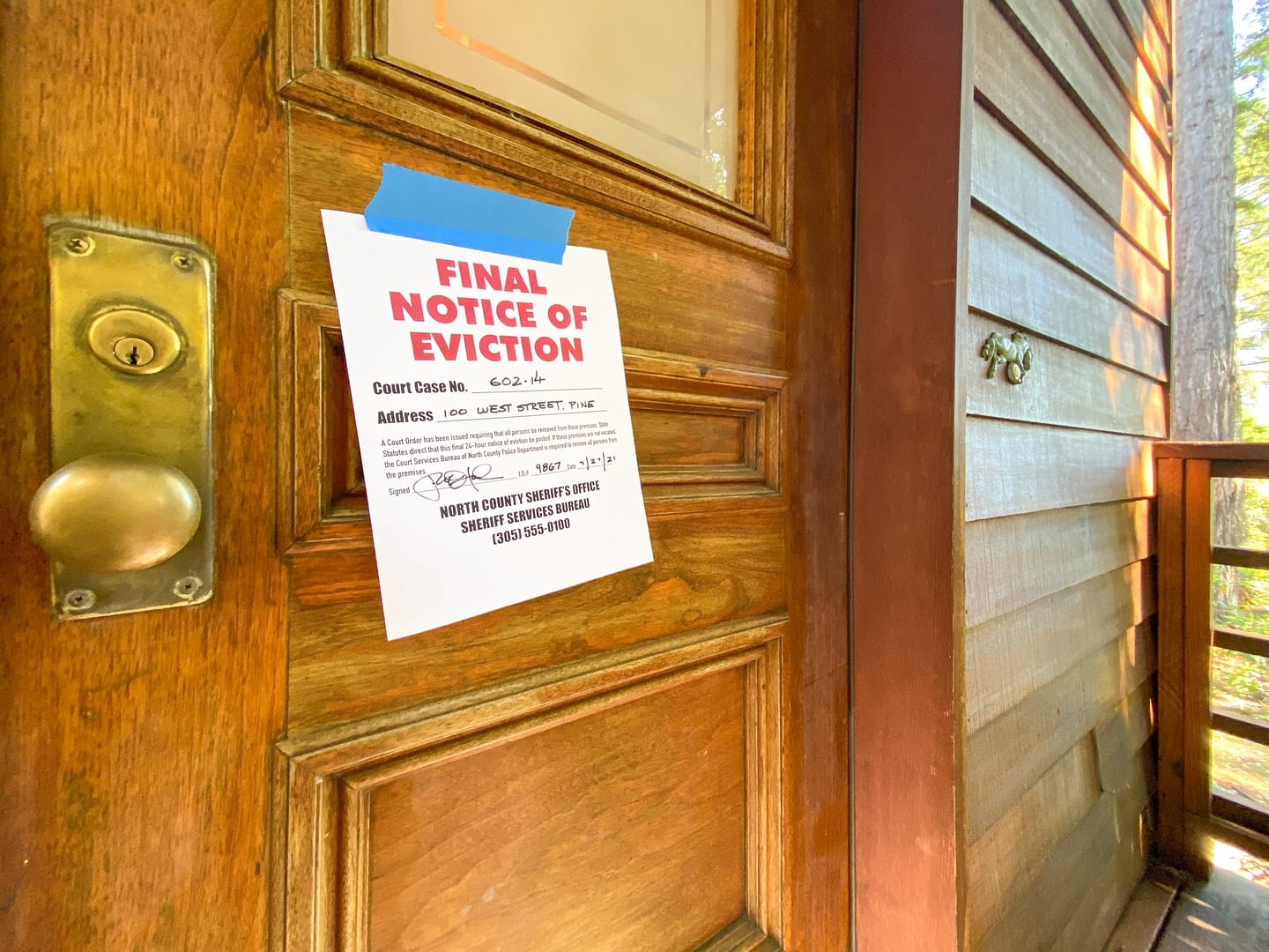 A British Columbia motel's sign indicating evictions.