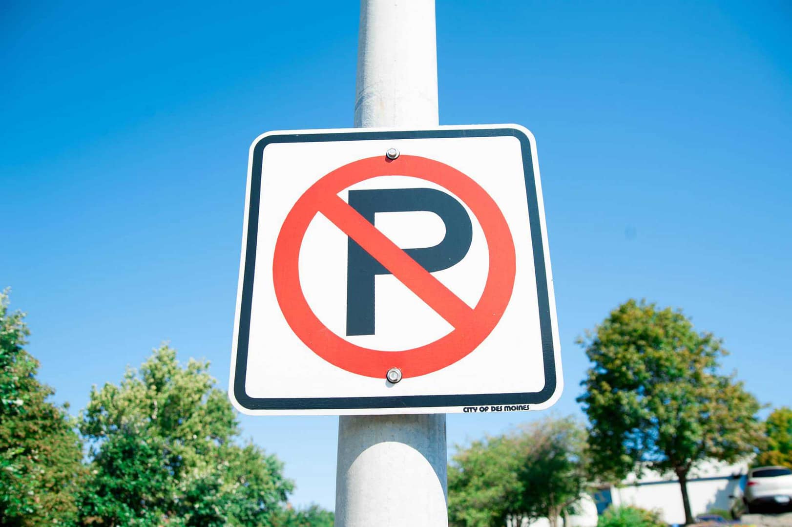 A Mountain View no parking sign on a pole that defends against RV parking.