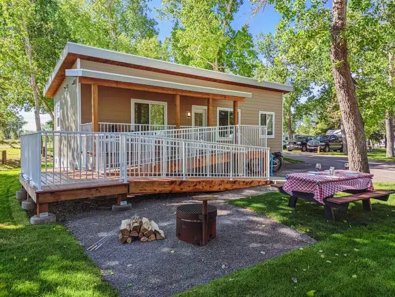 The vacation home is situated in the building within close proximity to Gas City Campground.