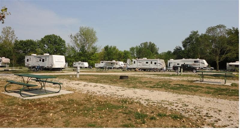 A group of RVs parked at Iowa Sunrise Campground.