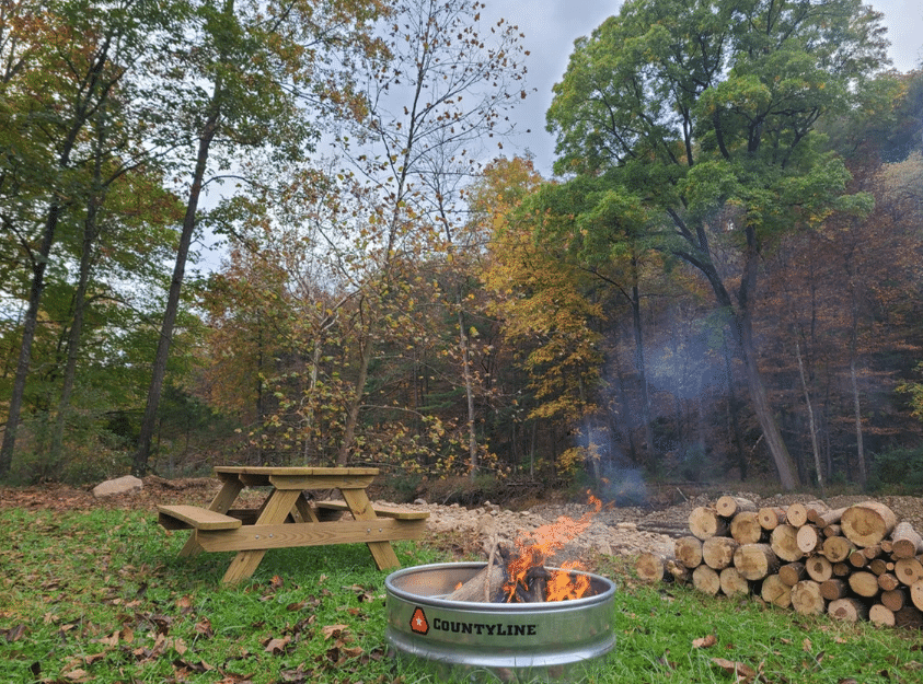 Nestled within Rockingham County, River's Edge Campground is a sought-after camping destination surrounded by a captivating wooded area. Here, guests can enjoy the enchanting ambiance of nature while gathering